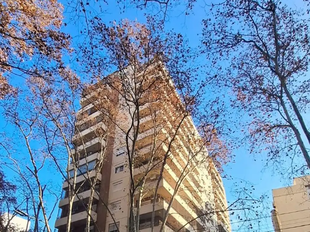 Avenida Hipólito Yrigoyen 3700