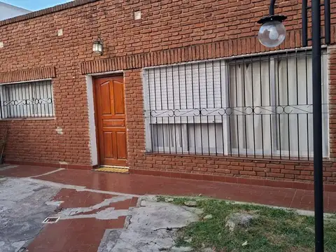 Depto Tipo Casa 6 ambientes con 2 baños