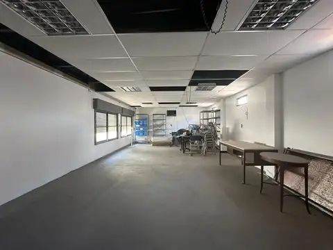 VENTA  Inmueble comercial en dos plantas con gran salón y oficinas Rosario