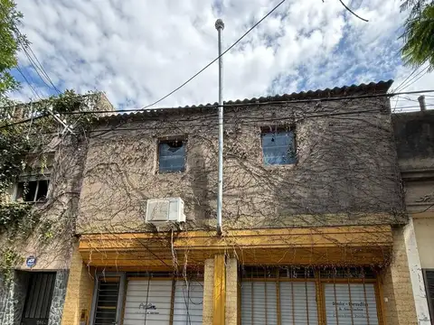 Oficina 7 ambientes con 2 baños