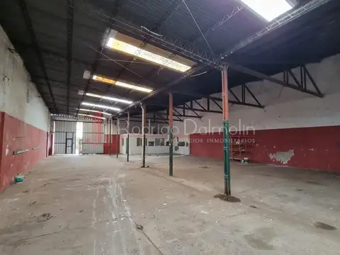 VENDO. Galpón semi céntrico. Concordia, ER.-