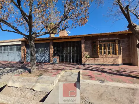 Cocucci inmobiliaria vende casa en  maipu