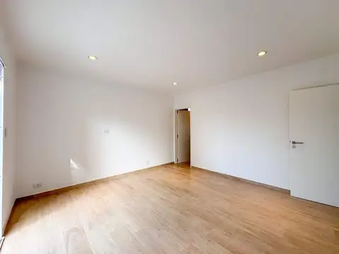 Depto Tipo Casa 4 ambientes con 3 baños