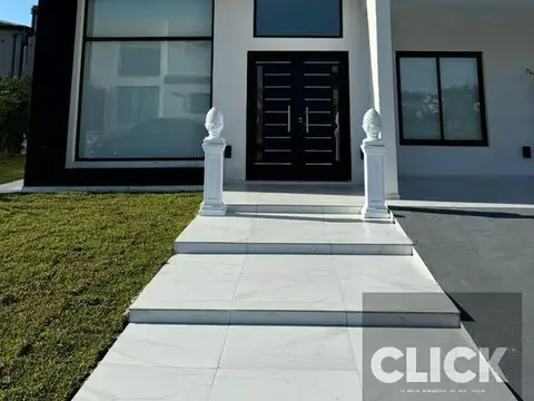 Casa 4 ambientes en Venta/Alquiler en Barrio Lagos de Canning I