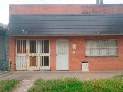 OPORTUNIDAD CASA 2 DORMITORIOS A RECICLAR CORRIENTES 4133