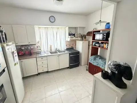 Casa 5 ambientes con 4 baños