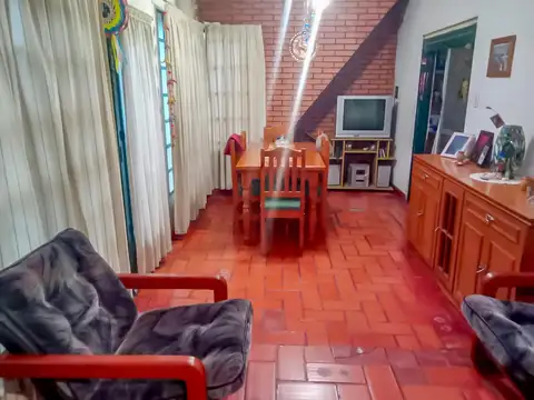 VENTA | PERMUTA - Dos casas de 3 dormitorios construidas en el mismo lote - Belgrano, Rosario.