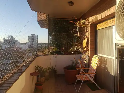 Departamento 4 ambientes con 2 baños