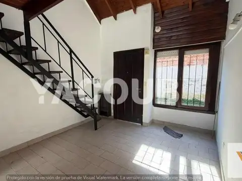 OPORTUNIDAD! Duplex centrico en venta - entrada de auto y patio - Tandil centro