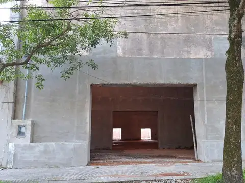 VENDO LOCAL COMERCIAL CÉNTRICO A TERMINAR 