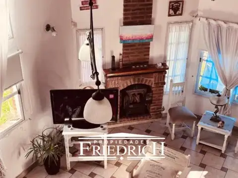 Casa 5 ambientes con 2 baños