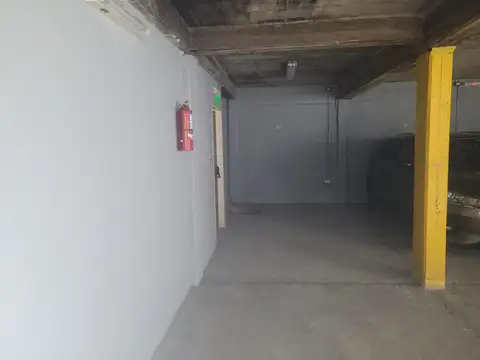VENTA OFICINA CON COCHERA EN LA PLATA
