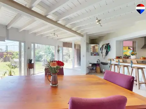 Casa 5 ambientes con 2 baños