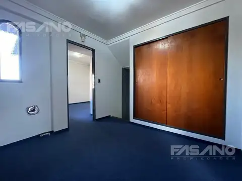 Depto Tipo Casa en Venta con 1 cocheras