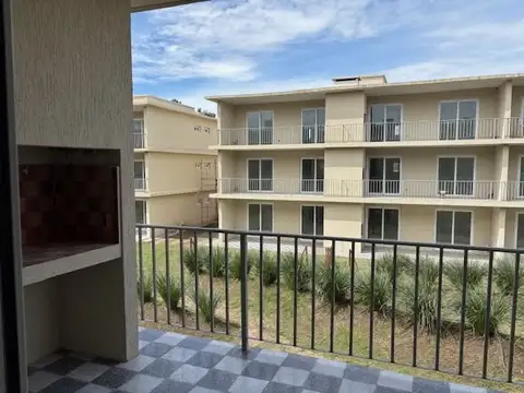 Departamento en Alquiler en La Lonja, USD 490