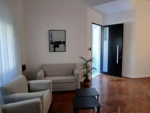 CASA EN ALQUILER TEMPORARIO. 2 DORMITORIOS. CENTRICO.