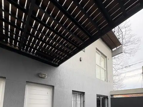 Depto Tipo Casa en Alquiler de Monoambiente