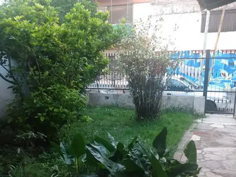 casa a reciclar de 3 ambientes en Morón