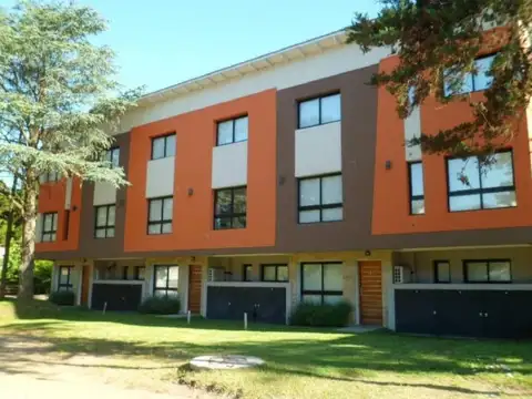 Venta Dúplex Pinamar: Amplio, Luminoso y Listo para Disfrutar