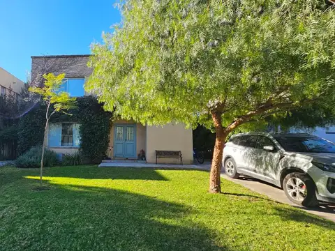 Venta casa 5 Ambientes Barrancas de Santa Maria