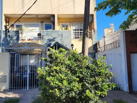 Excelente Depto. 3 AMBIENTES Tipo Dúplex en 1º piso - APTO CREDITO -