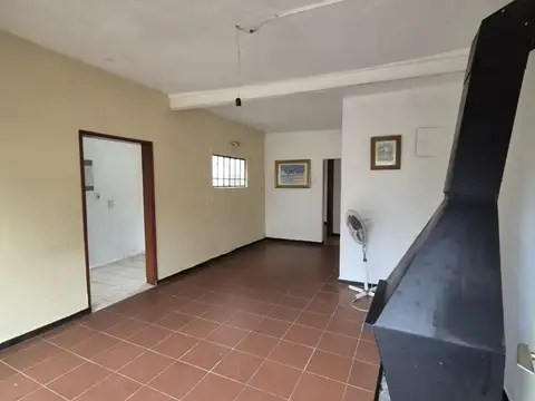 Casa 4 ambientes con 1 baño
