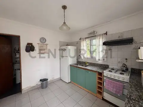 Venta casa 4 ambientes con parque y garage – Zona Punta Mogotes