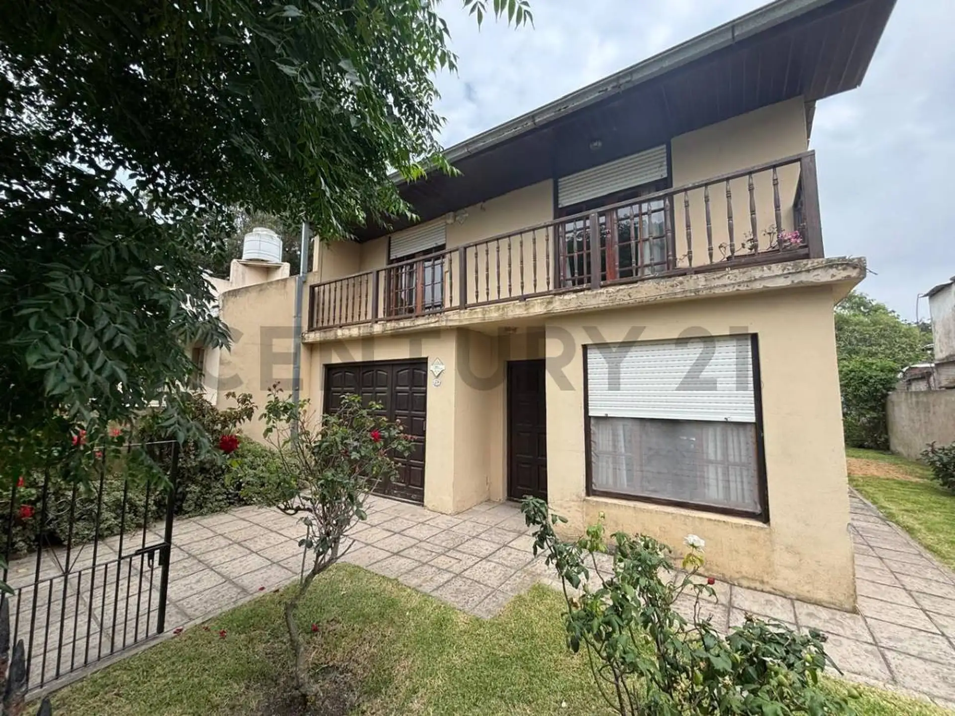 Venta casa 4 ambientes con parque y garage – Zona Punta Mogotes