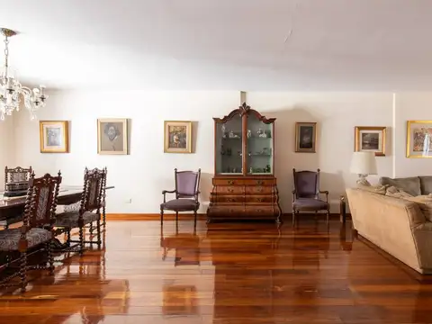 Departamento en Venta con 2 cocheras