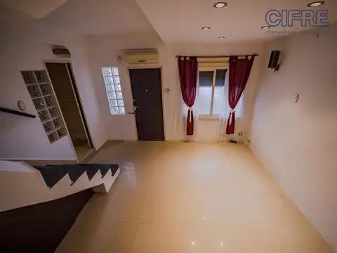 Depto Tipo Casa 4 ambientes con 2 baños