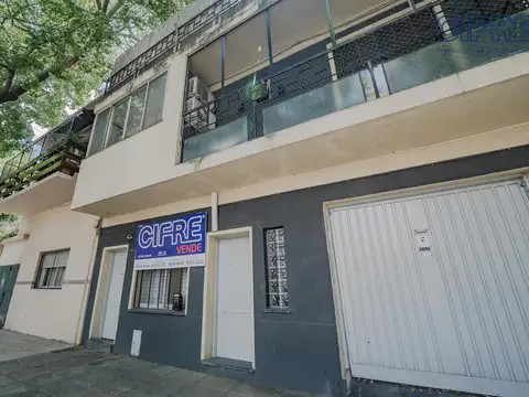 PH de 4 ambientes con cochera, parrilla, jacuzzi y detalles de categoría.