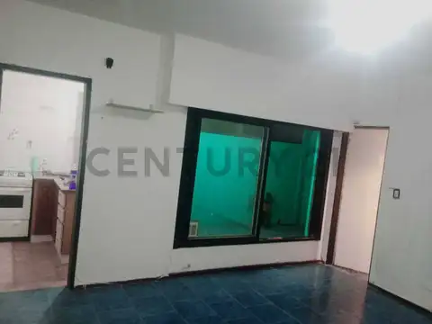 Remedios de Escalada 100, Piso 0