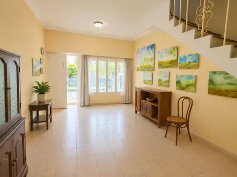 Casa 5 ambientes con 2 baños