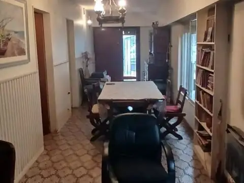 Casa 4 Ambientes en excelente zona de Lanús Este!