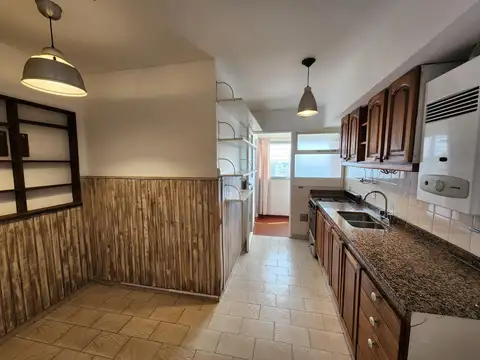 Departamento 6 ambientes con 2 baños