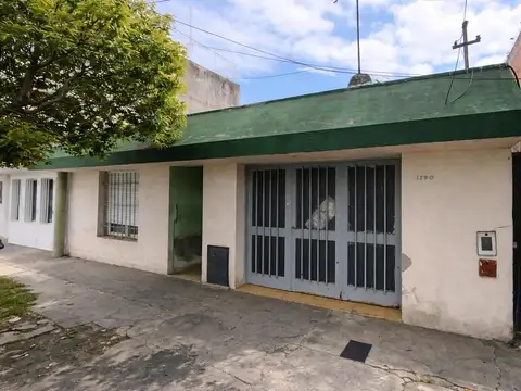 VENTA CASA DE 2 DORMITORIOS Y GARAGE