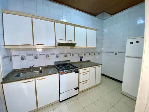 Depto Tipo Casa en Venta 50 años