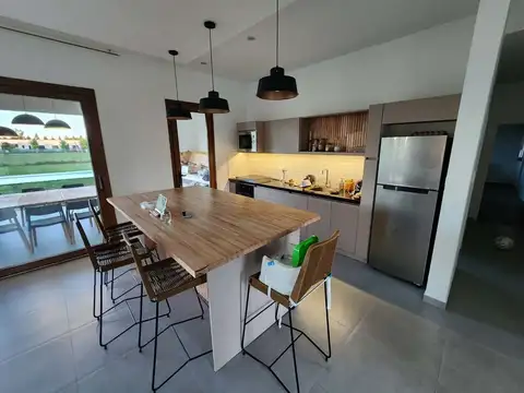 Casa en Venta en Campos De Roca, USD 230.000