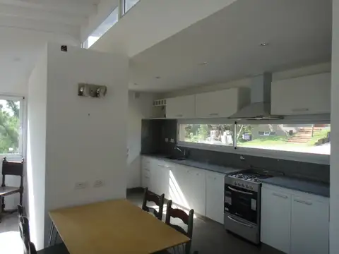 Casa 4 ambientes con 3 baños