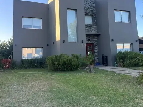 CASA EN VENTA 5 AMBENTES EN CANNING