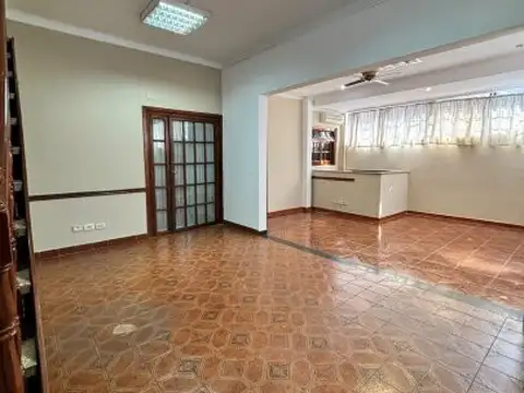 Oficina con 3 privados en el centro de Morón