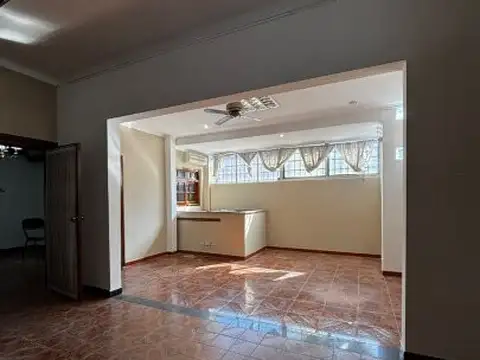 Oficina en Alquiler en Morón, $ 1.500.000
