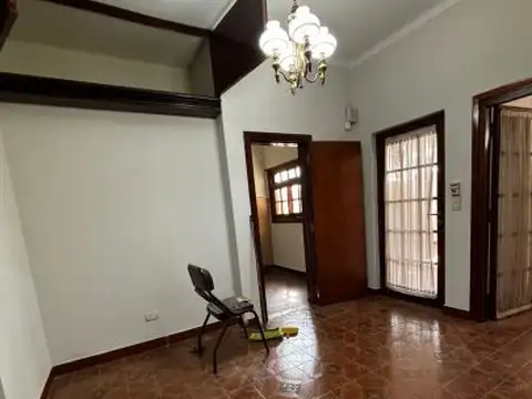 Oficina con 3 privados en el centro de Morón