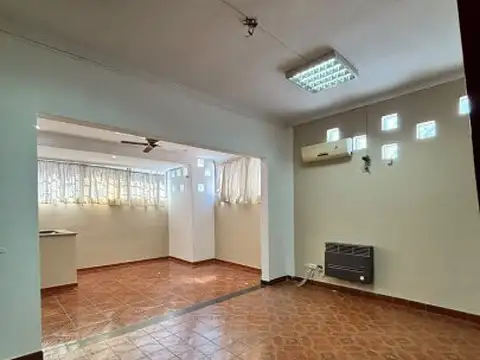 Oficina 5 ambientes con 3 baños