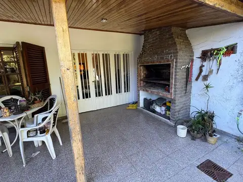 CASA EN VENTA LA PLATA