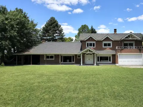 Casa en venta, 3 dormitorios + Parque + Piscina + Garage