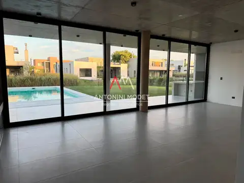 Casa 5 ambientes con 5 baños