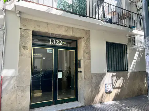 Muy lindo monoambiente dividido en excelente ubicación. UNICA OPORTUNIDAD