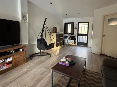 Casa Venta 3 ambientes, jardin, Beccar cerca av.