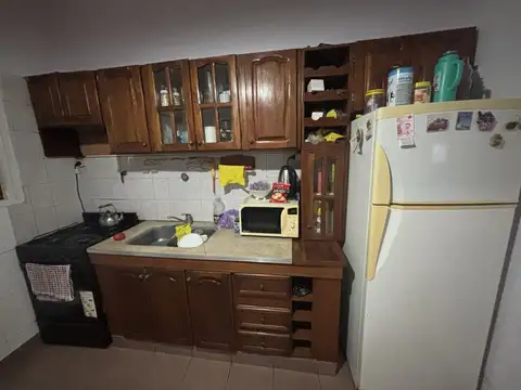 Casa 2 dormitorios + local en esquina en venta